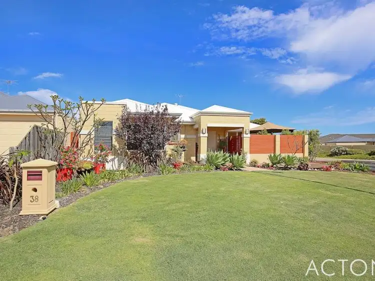 38 Carissa Turn, Halls Head WA 6210