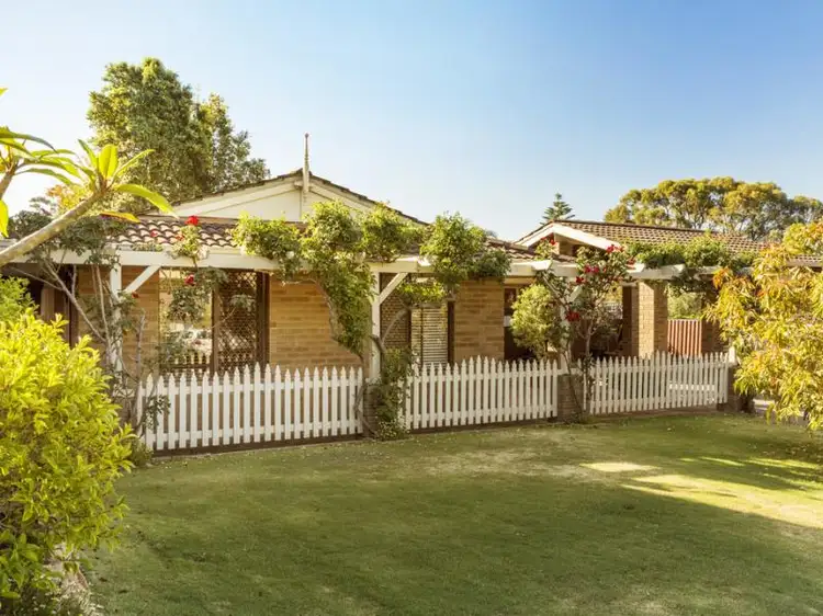 Main view of Homely house listing, 15 Buckingham Cres, Kardinya WA 6163