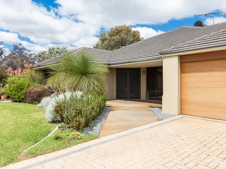 49 Gillings Pde, Wattle Grove WA 6107