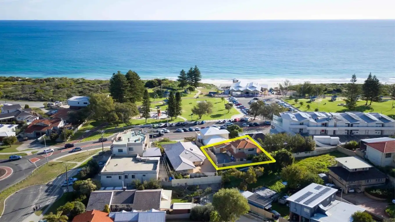 Main view of Homely house listing, 4b Oceanside Promenade, Mullaloo WA 6027
