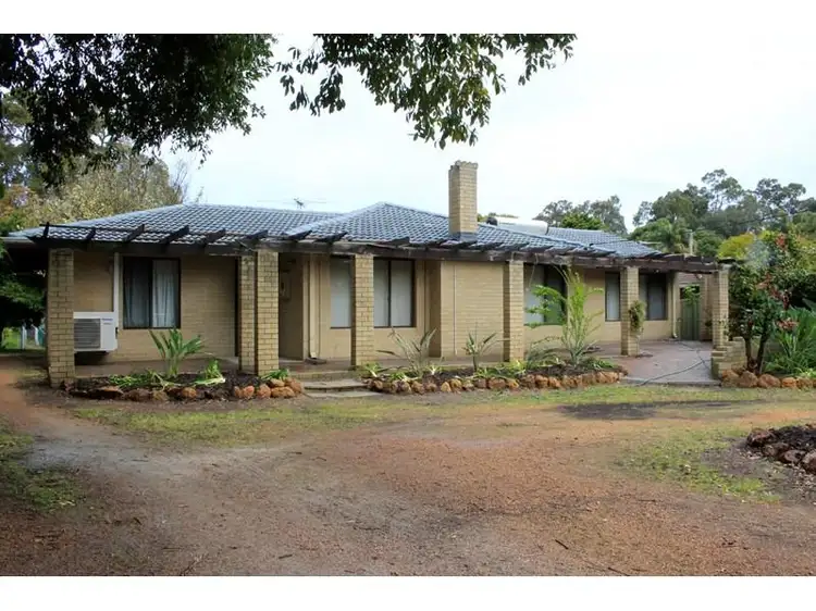 14 Mundaring Weir Road, Mundaring WA 6073