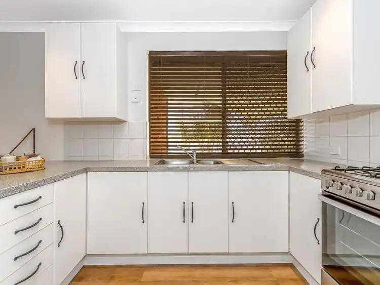 Sixth view of Homely house listing, 32 Dancy Way, Seville Grove WA 6112