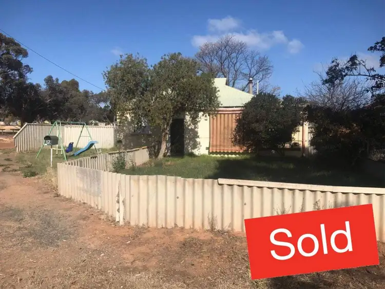 12 Downing Street, Norseman WA 6443