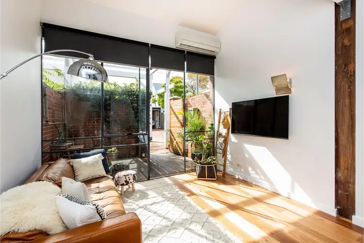 8/22A RUSSELL STREET, Fremantle WA 6160