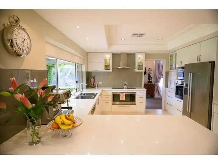 1 Carob Tree Place, Lesmurdie WA 6076