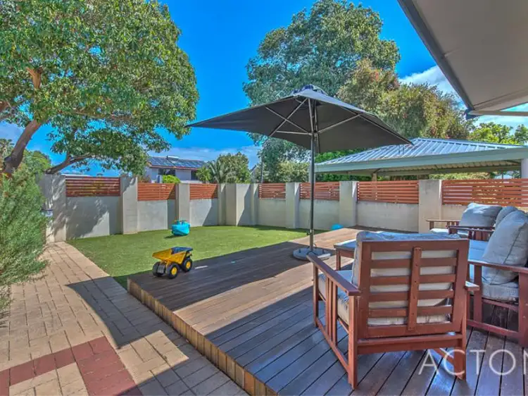 27 Mullings Way, Myaree WA 6154