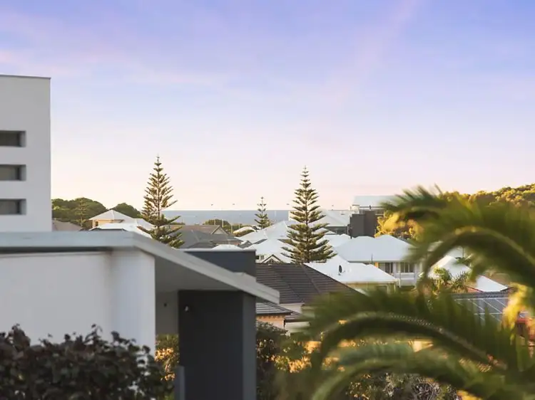 69 Ashmore Way, Sorrento WA 6020