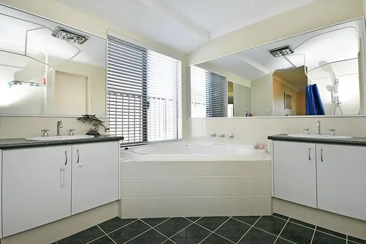 11 Balsam Mews, Aveley WA 6069