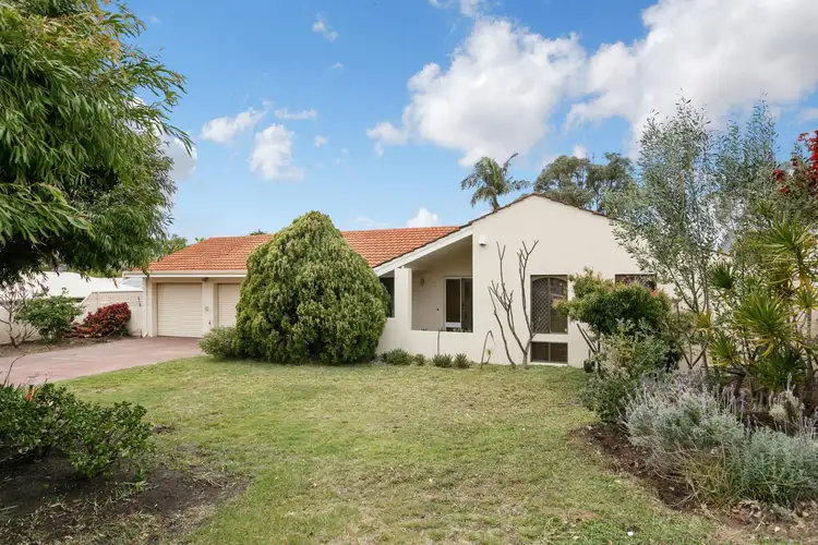 14 Rowsley Way, Carine WA 6020