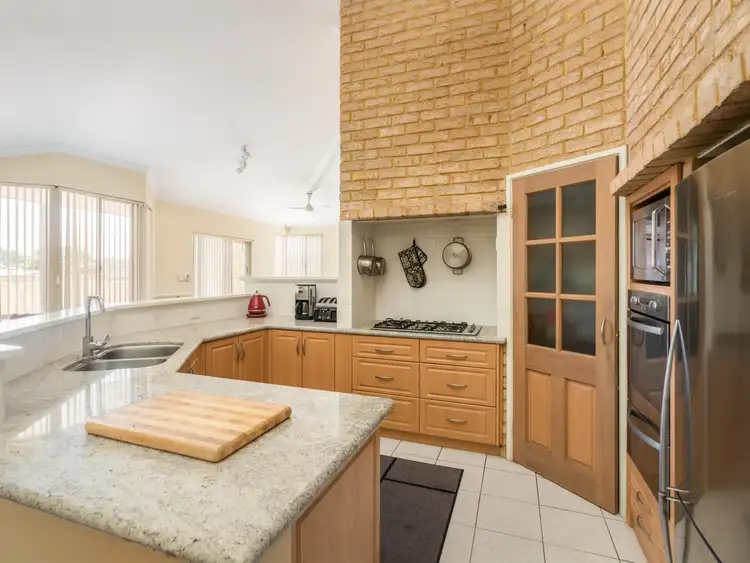 8 Flannan Place, Warwick WA 6024