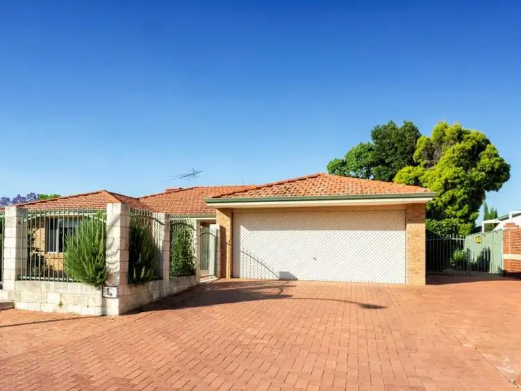 14 Claret Ash Court, Helena Valley WA 6056