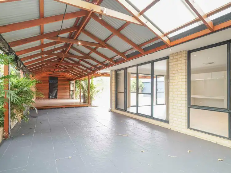 21 Vinciullo Way,, Sinagra WA 6065