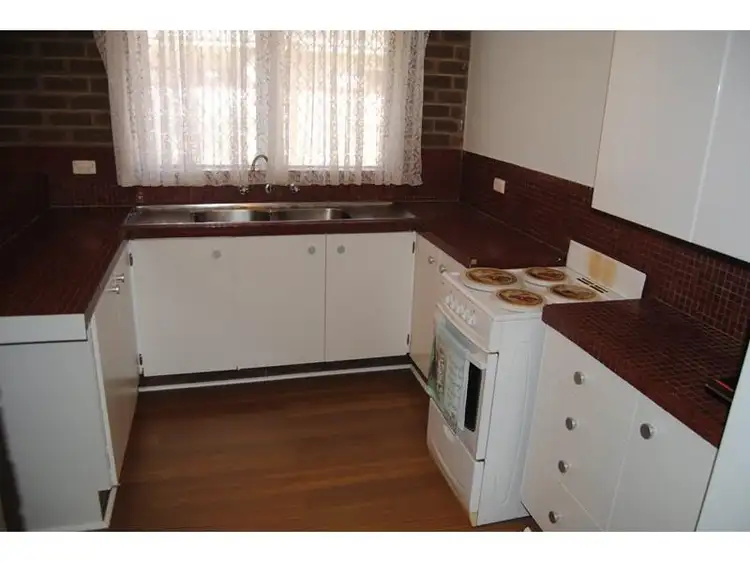 Fifth view of Homely semi-detached listing, 6a Glenhurst Court, Camillo WA 6111