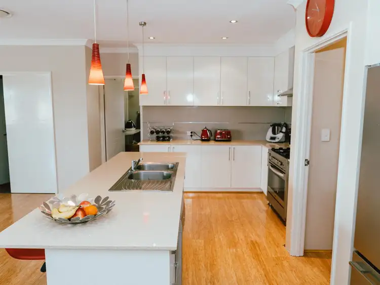 Sixth view of Homely house listing, 10 Elora Close, Banksia Grove WA 6031