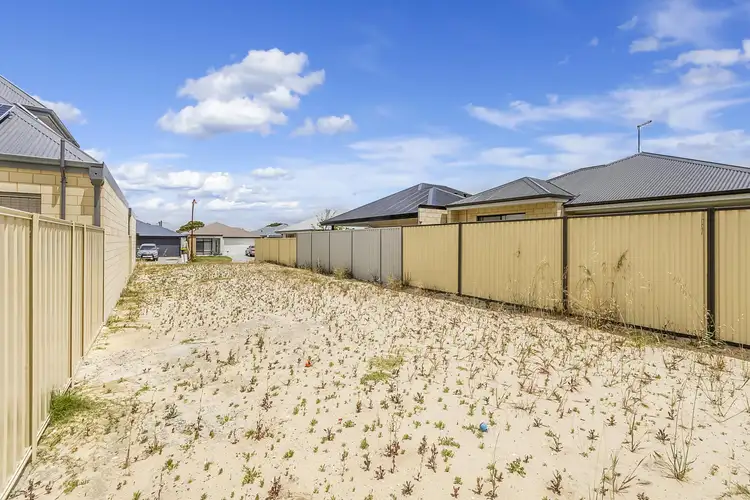 7B Salesian Court, Queens Park WA 6107