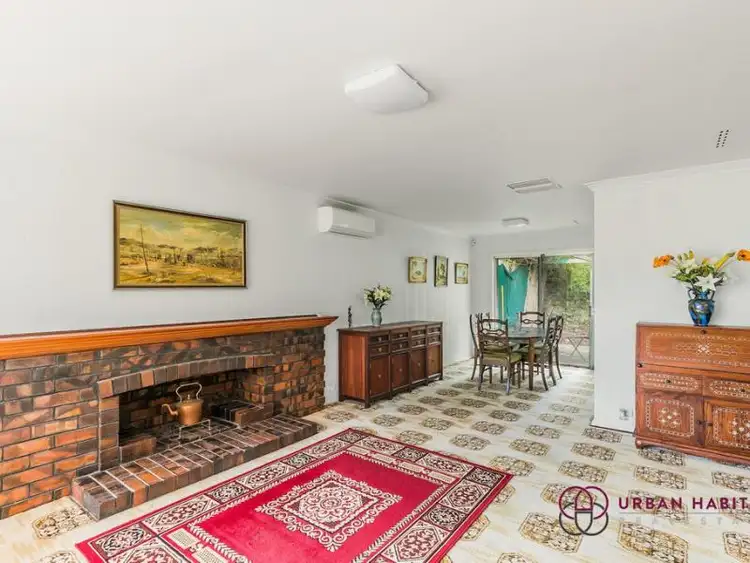 Second view of Homely house listing, 2 Prescott Place, Orelia WA 6167