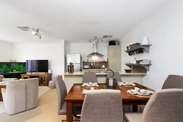 11 Aiken Court, Success WA 6164