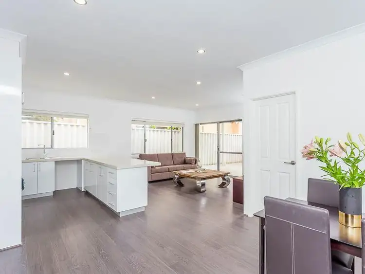 9A Bromley Road, Hilton WA 6163