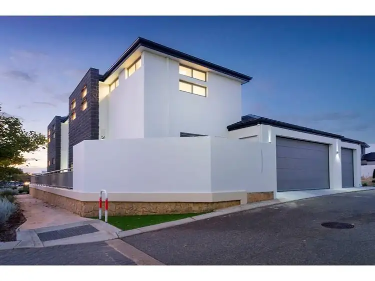 Third view of Homely house listing, 2 Lucretia Circle, North Coogee WA 6163
