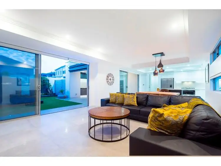Fourth view of Homely house listing, 2 Lucretia Circle, North Coogee WA 6163