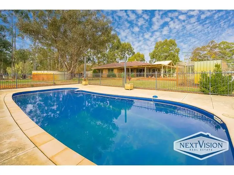 101 Spears Drive, Oakford WA 6121