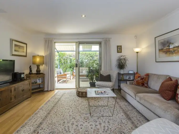 4/11 Orchid St, Joondanna WA 6060