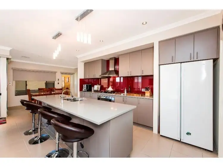 26 Karlak Circuit, Forrestfield WA 6058