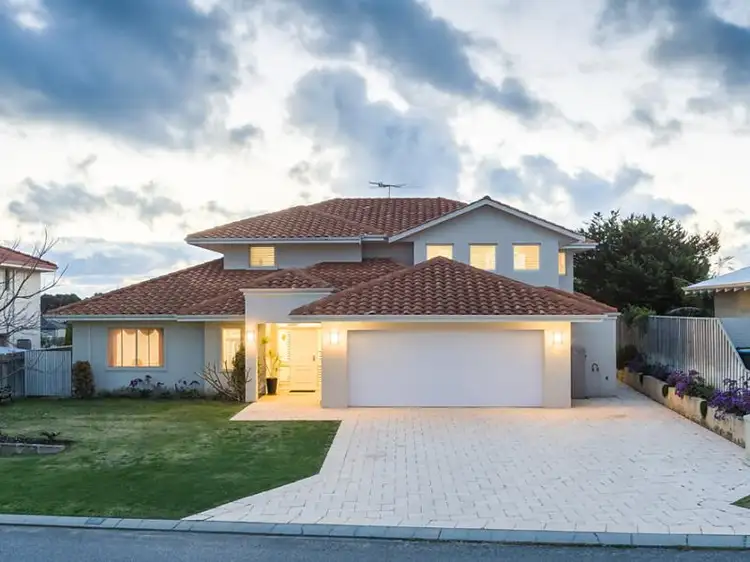 15 Brearley Mews, Hillarys WA 6025