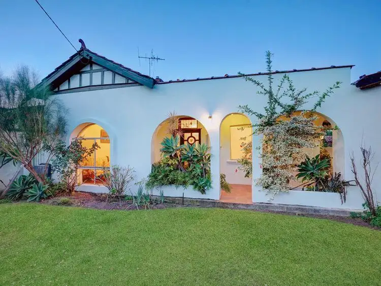 204 Sixth Avenue, Inglewood WA 6052