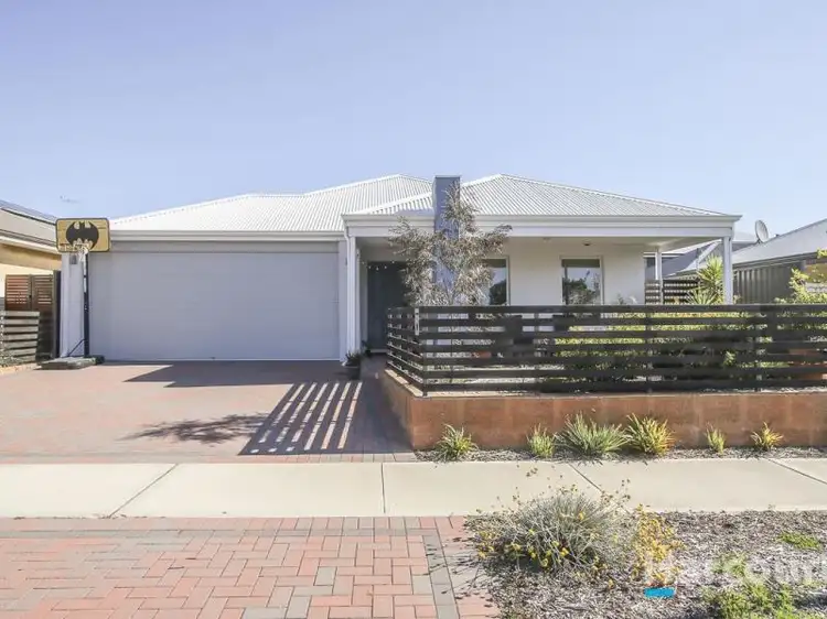 16 Yewers Drive, Champion Lakes WA 6111