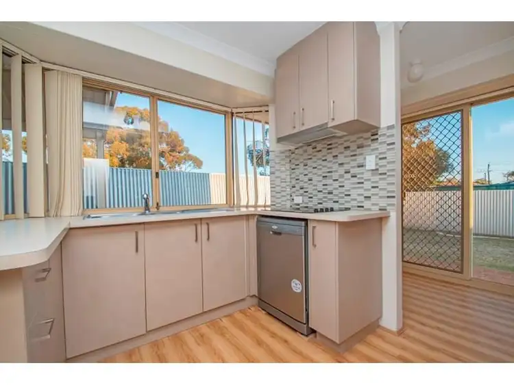 2/17 Burton Place, West Lamington WA 6430