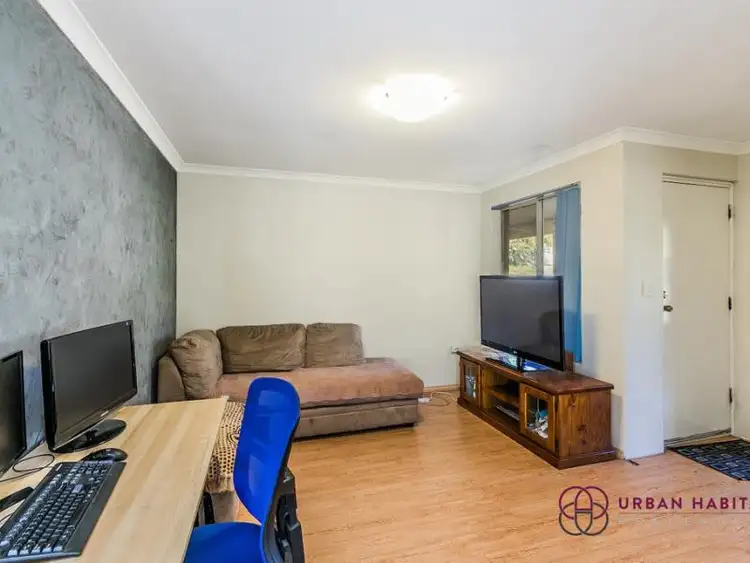 Fifth view of Homely house listing, 7 Chipper View, Parmelia WA 6167