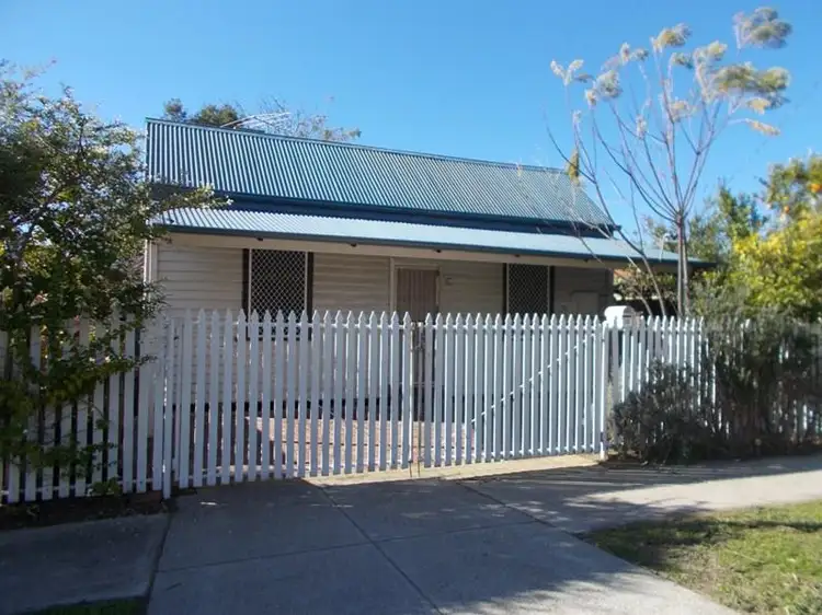 10 Ewart Street, Midvale WA 6056