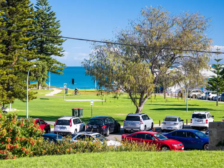 2 Oceanside Promenade, Mullaloo WA 6027