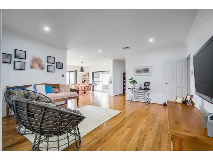 4 Granite Road, Harrisdale WA 6112