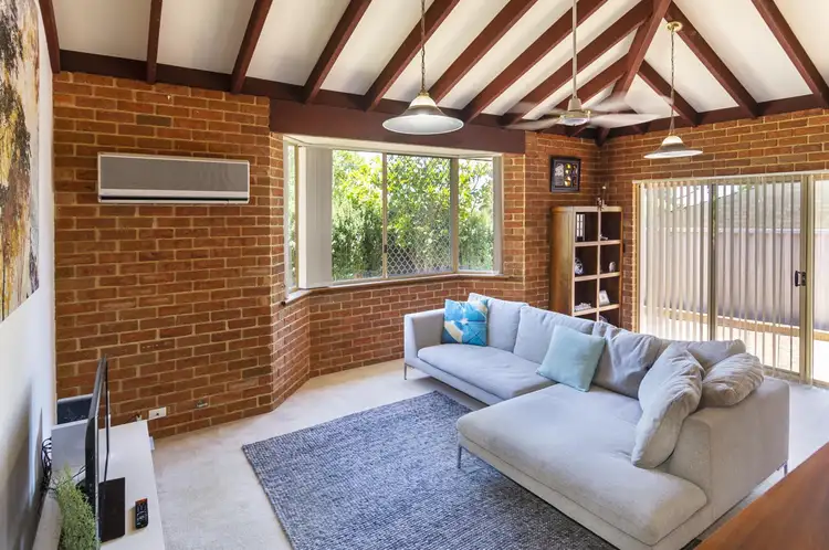 8 Viewcrest Way, Sorrento WA 6020