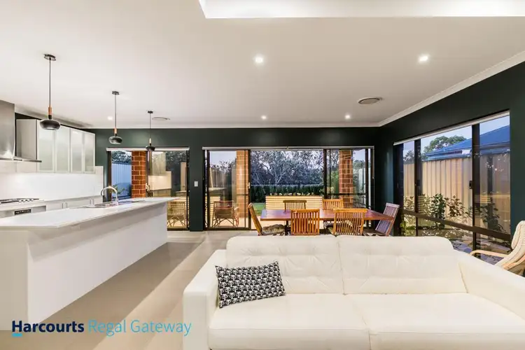 8 Rush Lane, Hammond Park WA 6164