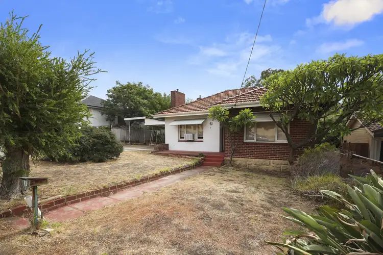 7 Woolowra Road, Greenmount WA 6056