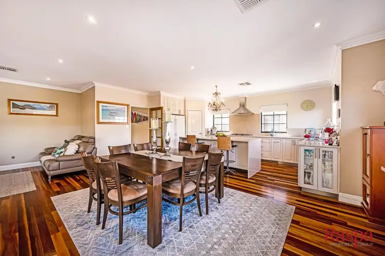1/16 Riverina Parade, Lake Coogee, Munster WA 6166