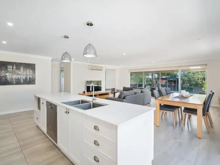 15 Gilmore Street, Kingsley WA 6026