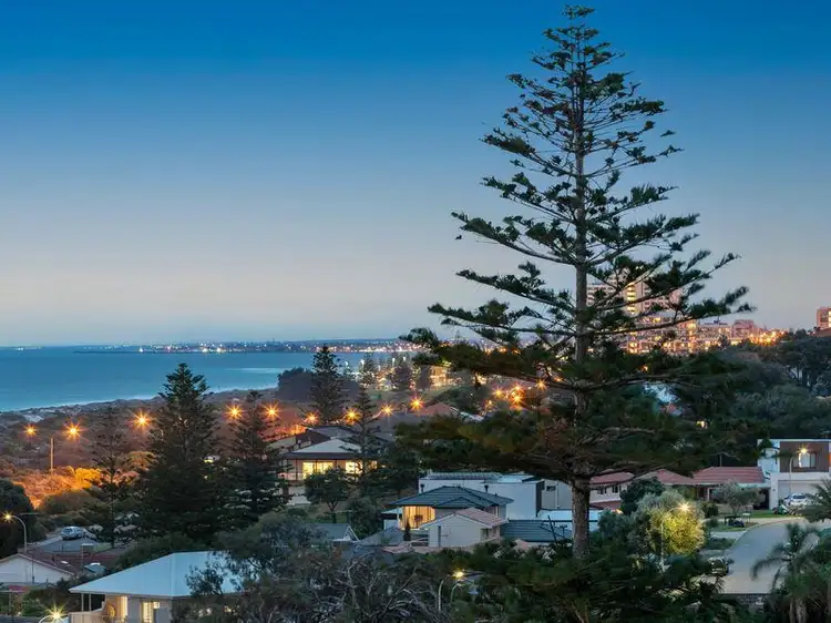 44 Aruma Way, City Beach WA 6015