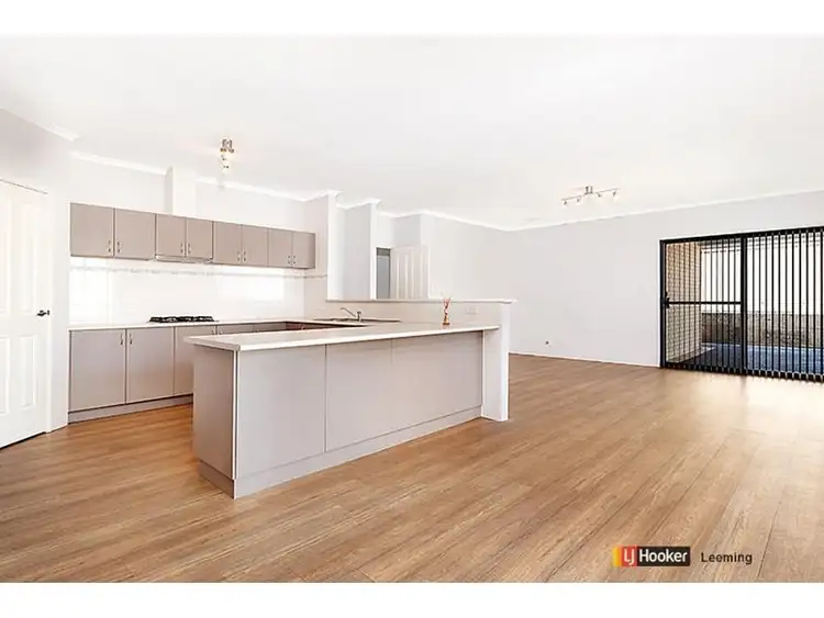 Sixth view of Homely house listing, 2 Dimond Court, Leeming WA 6149