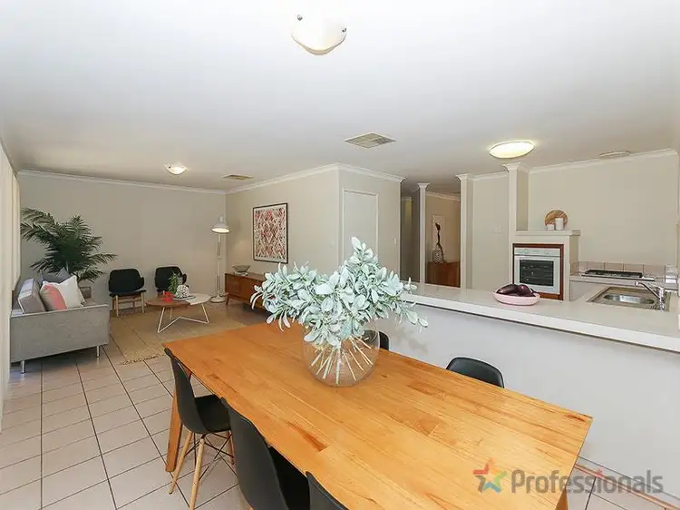 30 Burton Retreat, Stratton WA 6056