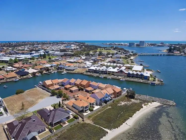 Fourth view of Homely townhouse listing, 7/40 Rialto Place, Halls Head WA 6210