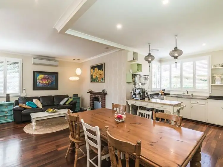 24 Eureka Road, Wilson WA 6107