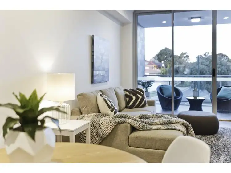 4/5 Barker Avenue, Como WA 6152