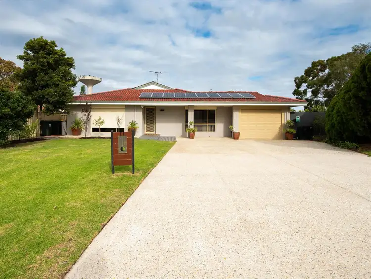 11 Oaklands Avenue, Halls Head WA 6210