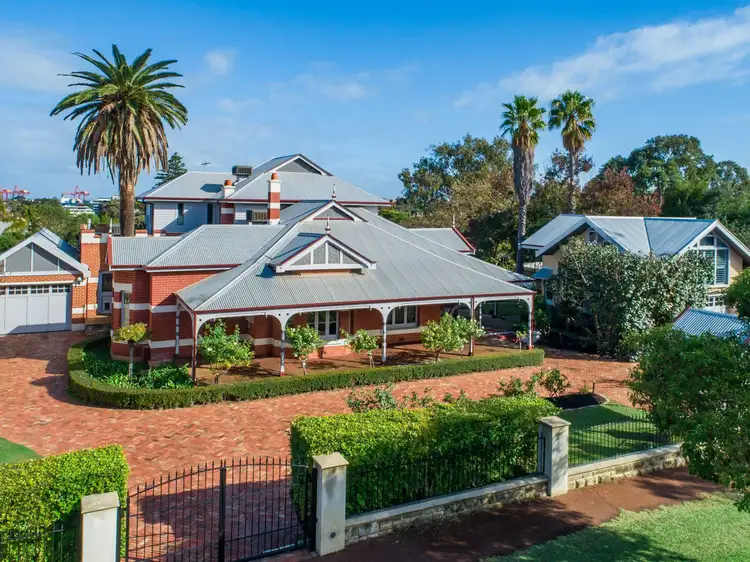19 Dalgety, East Fremantle WA 6158