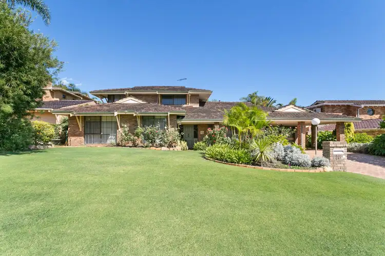 16 Mandara Court, Duncraig WA 6023