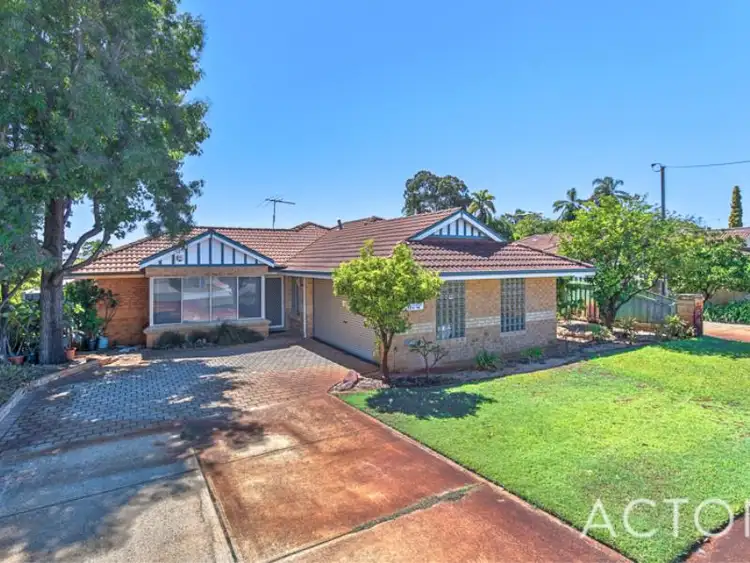 9A Davy Street, Alfred Cove WA 6154